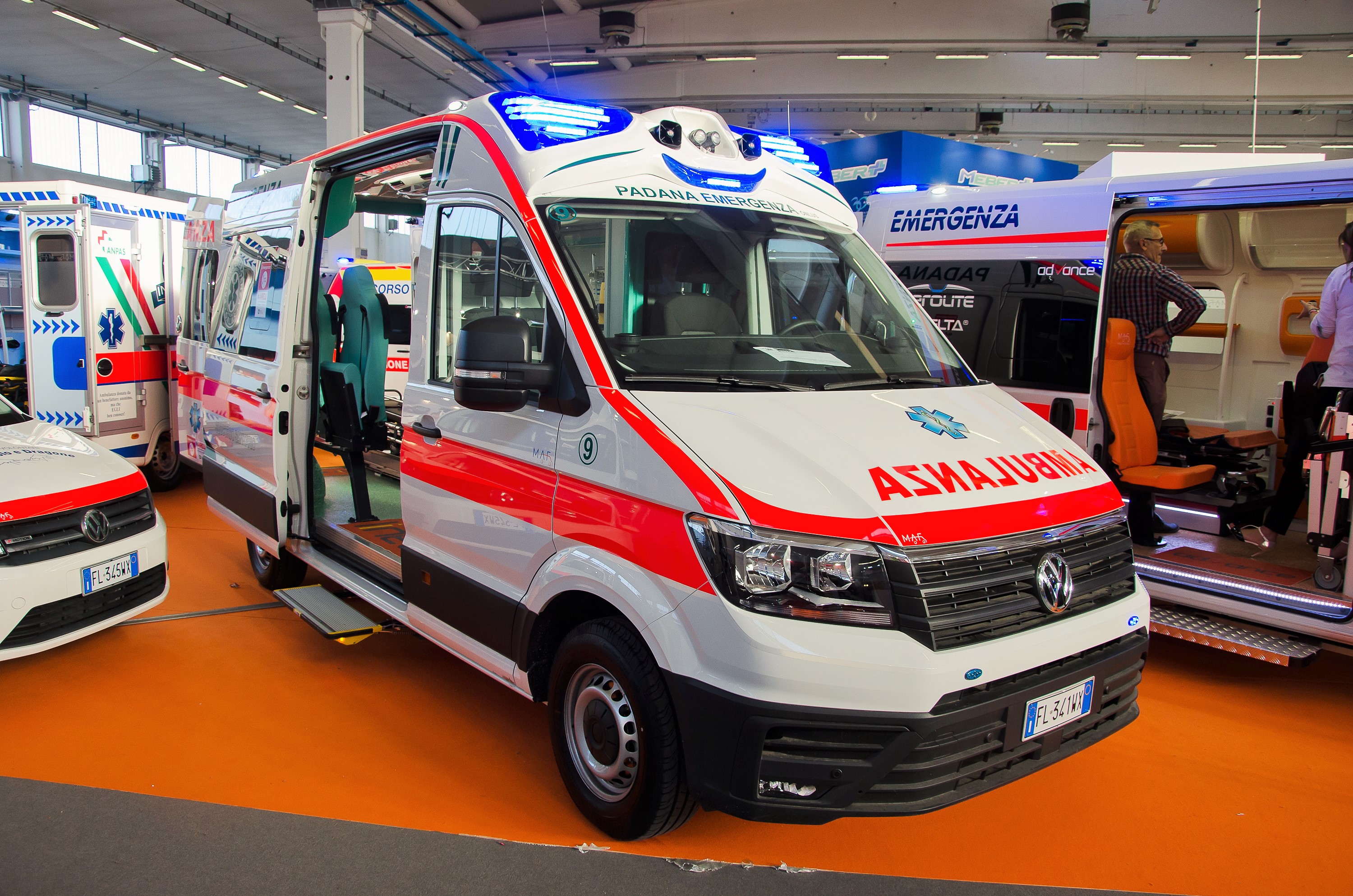 Risultati immagini per ambulanza