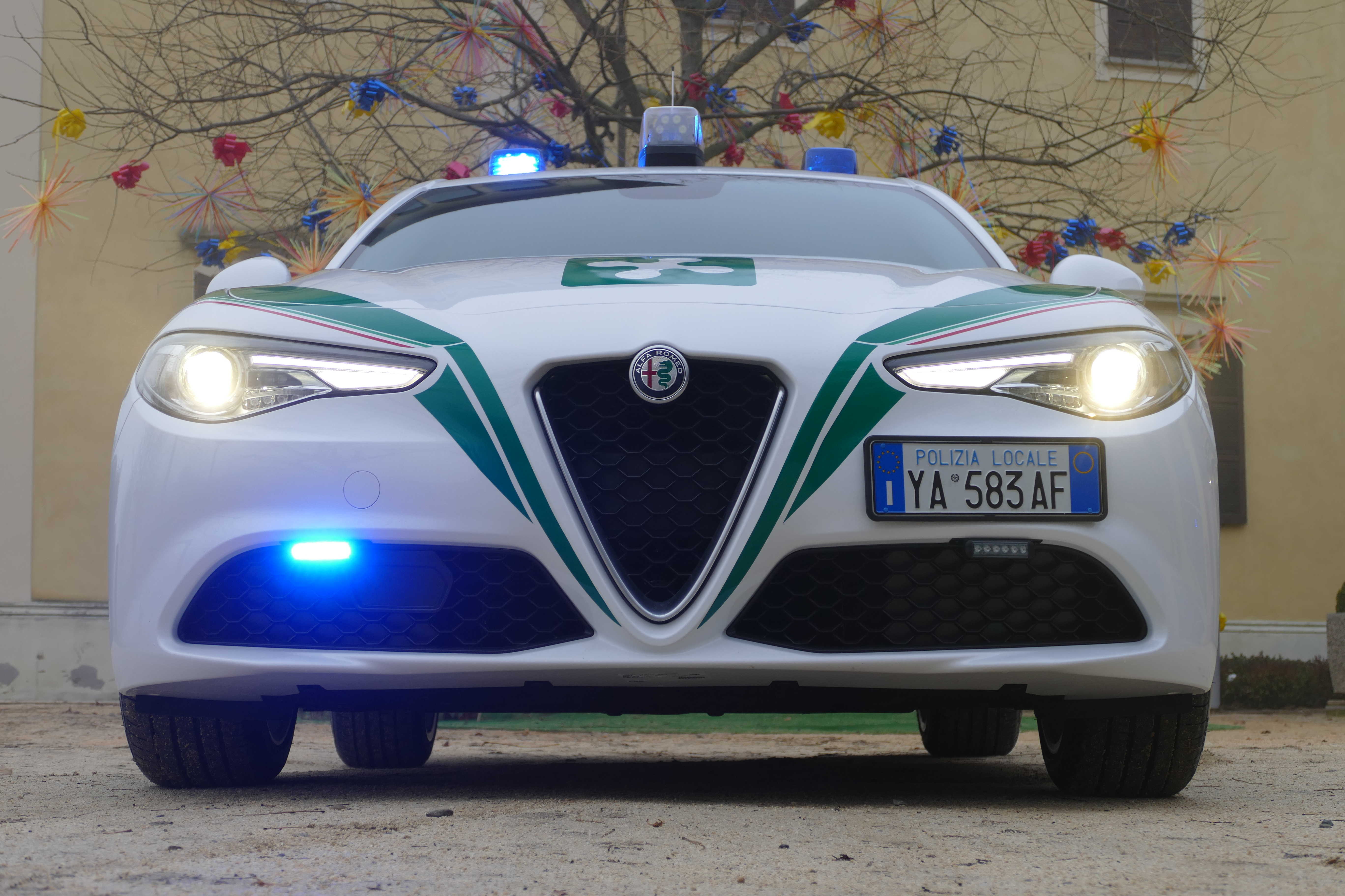 Polizia Locale reparto trasporto organi: Abbiategrasso crea il primo servizio in Italia su Alfa Romeo Giulia | Emergency Live 7