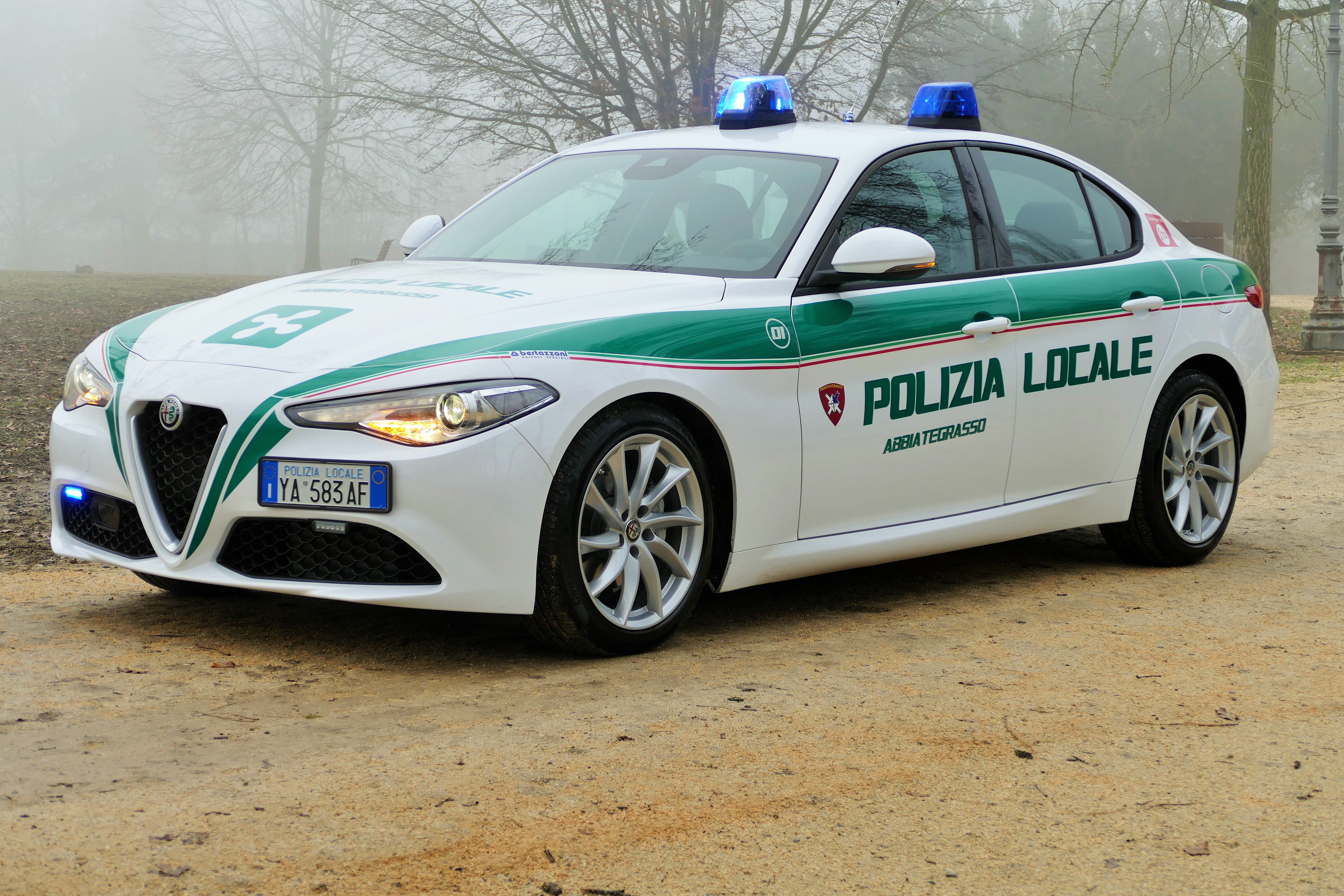 Polizia Locale reparto trasporto organi: Abbiategrasso crea il primo servizio in Italia su Alfa Romeo Giulia | Emergency Live 10