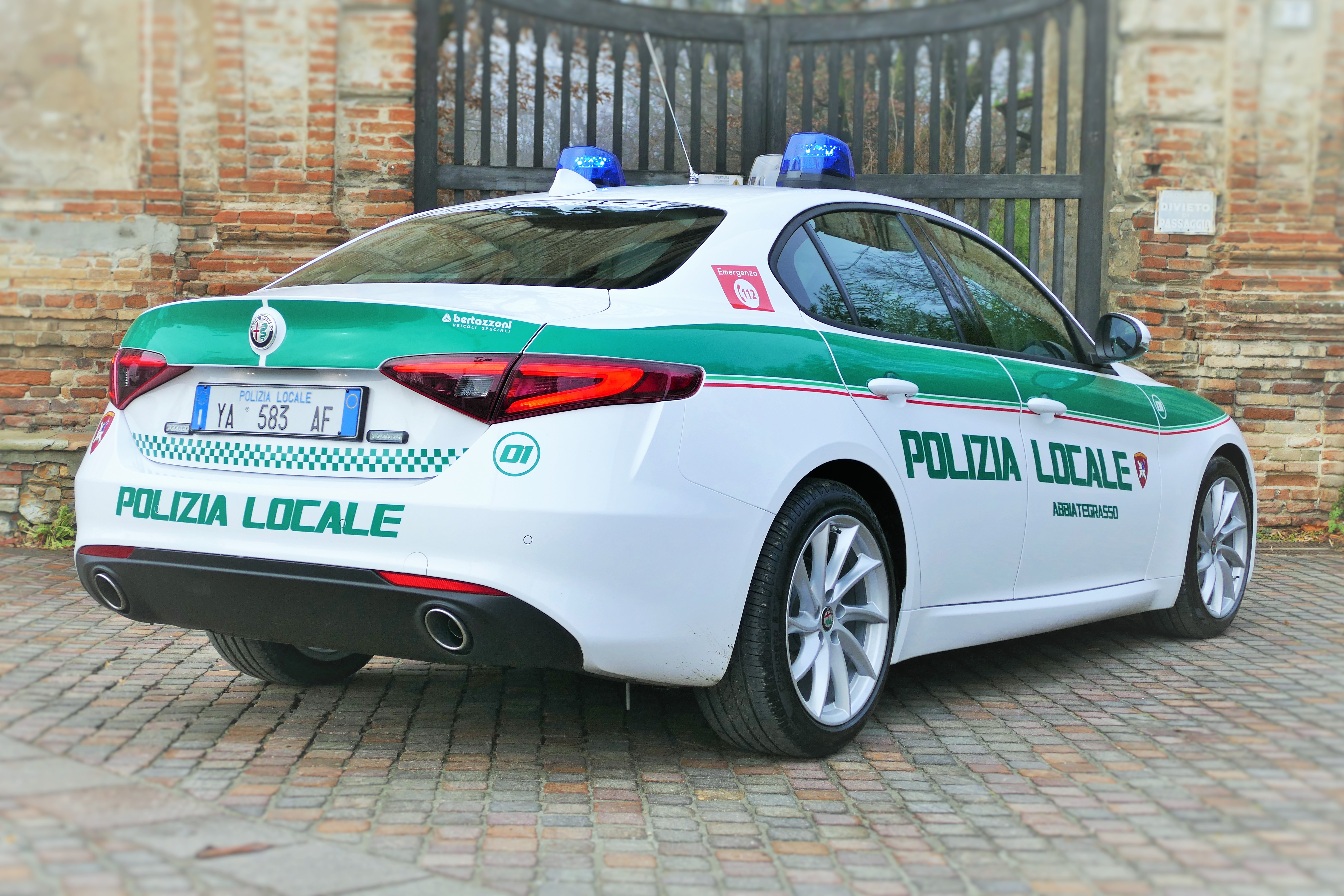Polizia Locale reparto trasporto organi: Abbiategrasso crea il primo servizio in Italia su Alfa Romeo Giulia | Emergency Live 19