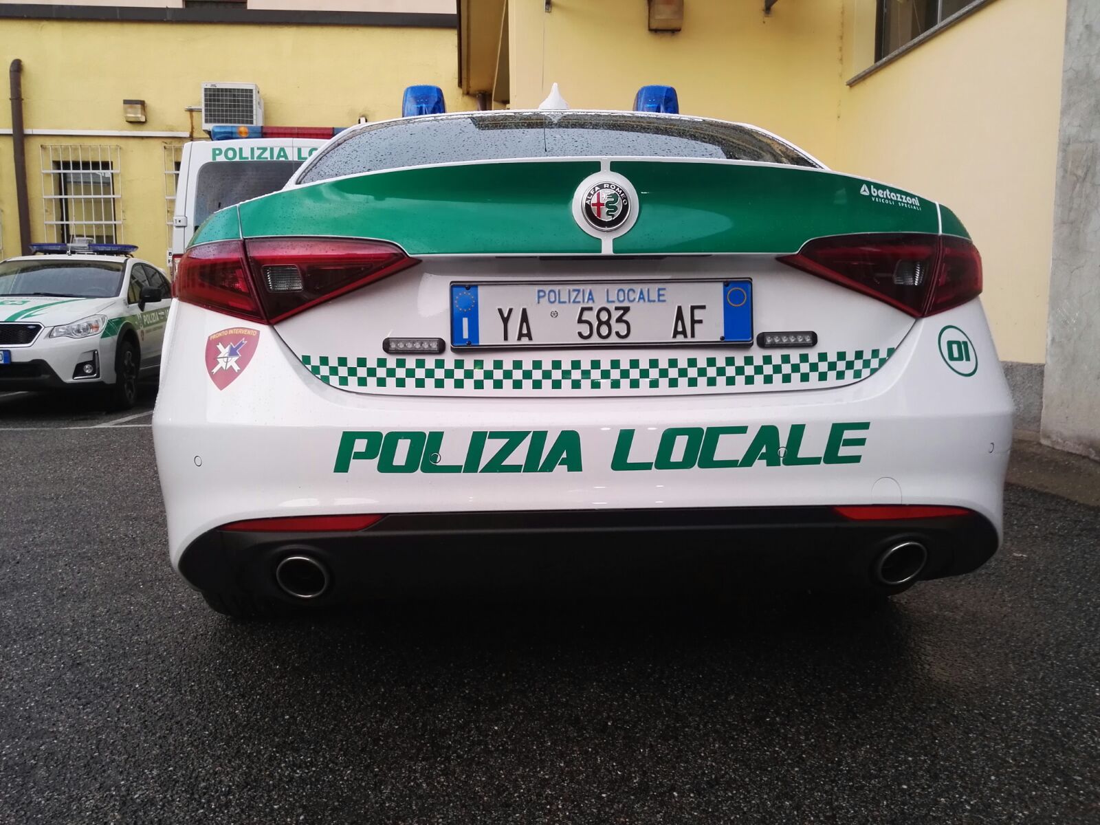 Polizia Locale reparto trasporto organi: Abbiategrasso crea il primo servizio in Italia su Alfa Romeo Giulia | Emergency Live 21