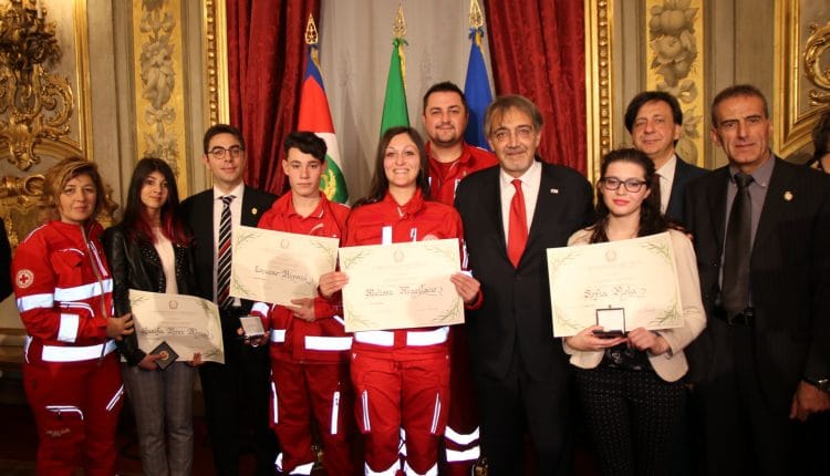 Cinque giovani volontari della Croce Rossa sono diventati Alfieri della Repubblica Italiana | Emergency Live