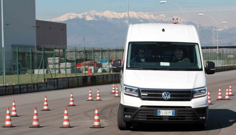 MobilityLAB, la guida sicura in ambulanza migliora con il Volkswagen Crafter | Emergency Live 22