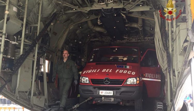 Il team USAR Vigli del Fuoco vola con l'Aeronautica Militare | Emergency Live 3