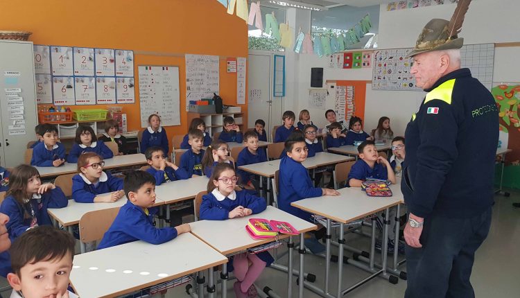 Alunni della Val d'Aosta a scuola di Protezione civile dagli Alpini ANA | Emergency Live 4
