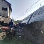 Tir contro treno: regionale deraglia - Scatta il piano di maxi-emergenza | Emergency Live 4