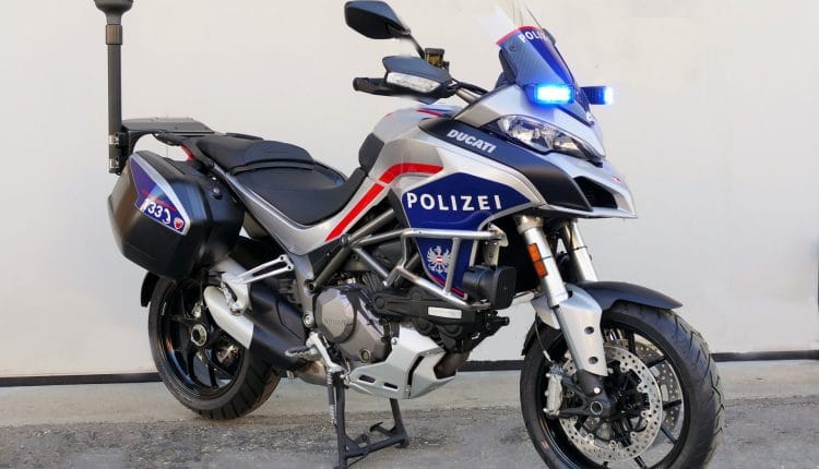 La Österreich Bundespolizei si tinge di azzurro grazie alle Ducati Multistrada di Bertazzoni Veicoli Speciali | Emergency Live 9