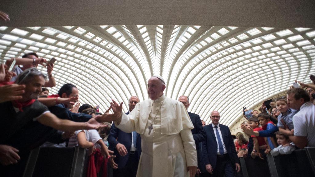 Papa Francesco a Bari, ma non ci sono le ambulanze dei volontari | Emergency Live 2