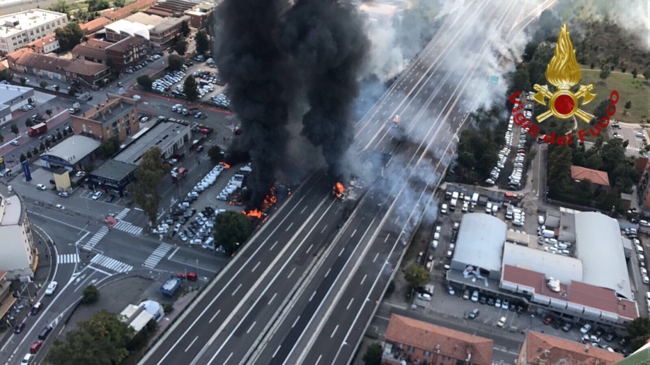 Esplosione autocisterna a Borgo Panigale - La Prefetura rettifica: una sola la vittima accertata. 67 il numero totale dei feriti. | Emergency Live 4