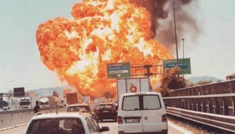 Incidente di Bologna: una reazione immediata da parte di tutti gli enti di emergenza e soccorso ha evitato la strage. | Emergency Live