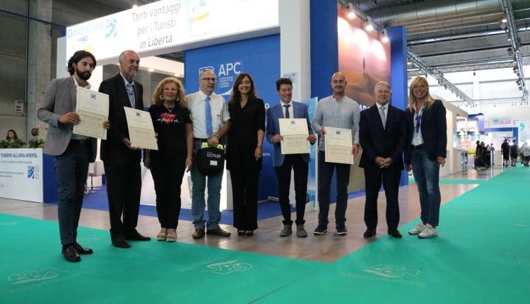Cardioprotezione anche in vacanza: aree camper con defibrillatore, APC premia quattro comuni insieme a ZOLL | Emergency Live 4