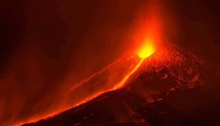 Etna, in Sicilia si passa all'allerta gialla: ecco cosa significa | Emergency Live