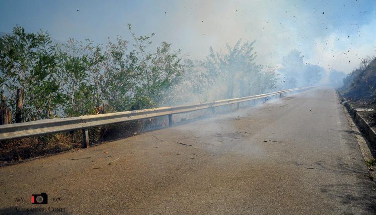 Sporchi, stanchi, ma AIB. Incendio del monte Serra, il racconto di chi c'è stato | Emergency Live 4