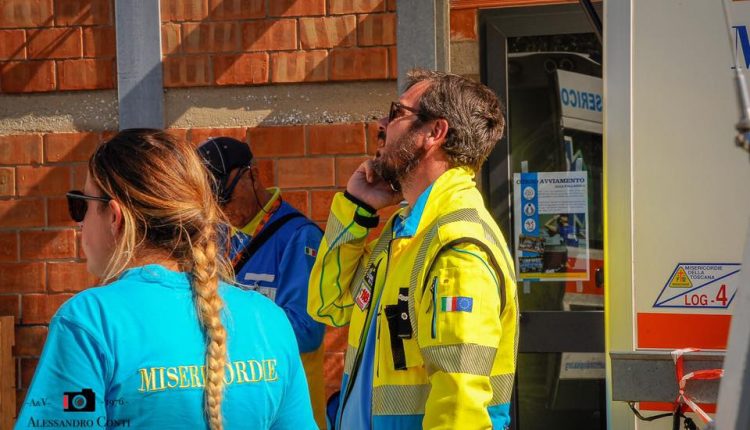 Sporchi, stanchi, ma AIB. Incendio del monte Serra, il racconto di chi c'è stato | Emergency Live 10