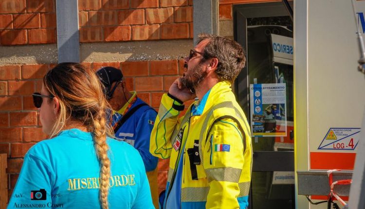 Sporchi, stanchi, ma AIB. Incendio del monte Serra, il racconto di chi c'è stato | Emergency Live 10