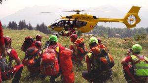 Elisoccorso avvicinamento squadra H145 airbus CNSAS