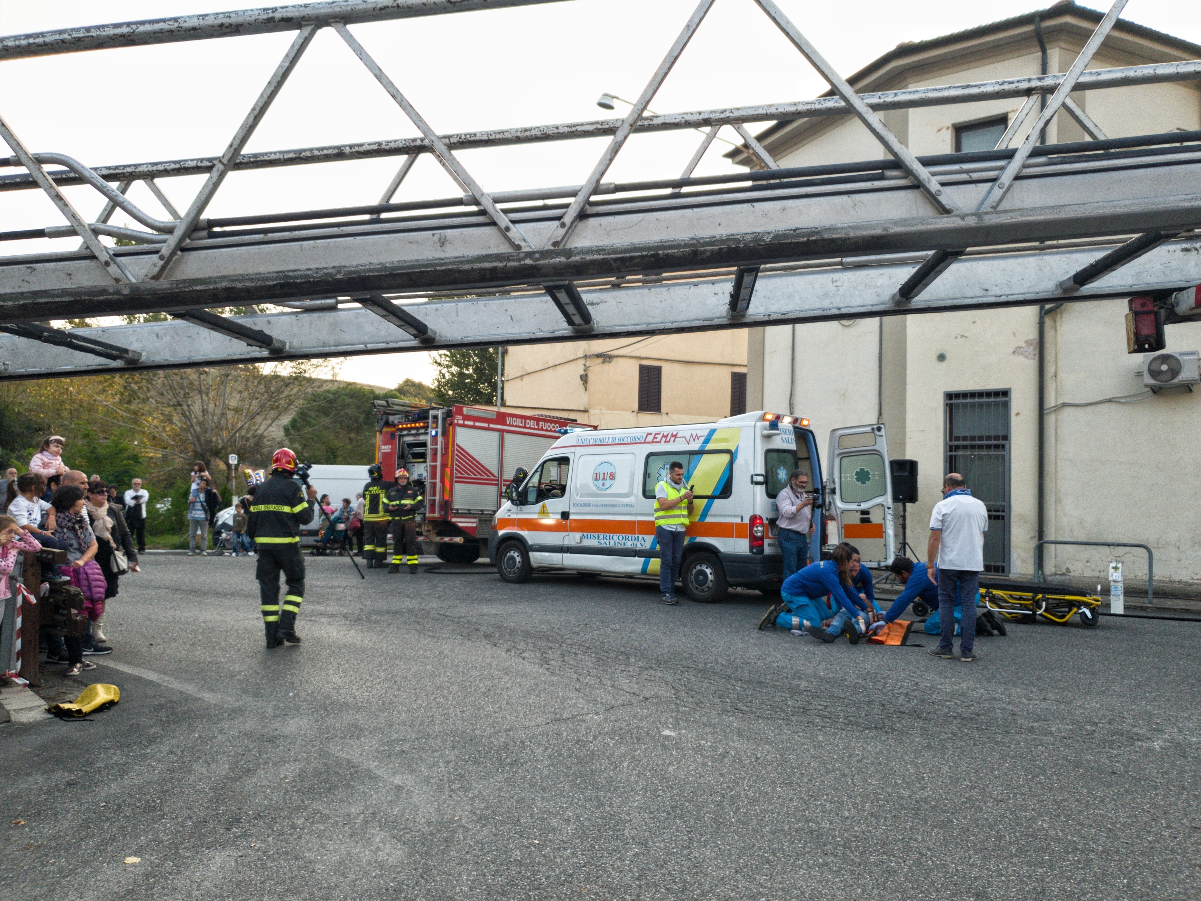 Esercitazione congiunta a Volterra: come agire in caso di incendio in appartamento? | Emergency Live 1
