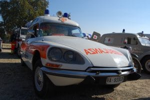 Corpo Volontari Ambulanza Angera, 41 ani di storia nelle foto delle auto d'epoca | Urgență Live 23
