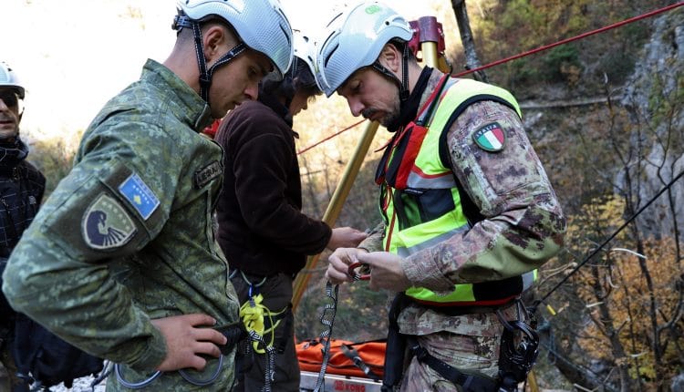 Addestramento per il Soccorso Alpino: guarda le foto da Saved Souls 2018 in Kosovo con gli Alpini | Emergency Live 9