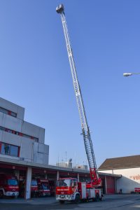 L'autoscala dei Vigili del Fuoco di Bologna