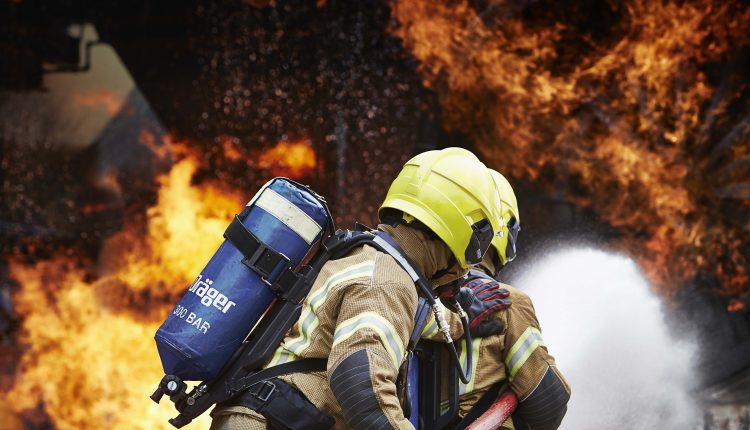 Rieti, esplosione in un distributore, muore Vigile del Fuoco | Emergency Live 1