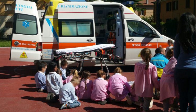 Sicurezza bambini in ambulanza: il trasporto pediatrico parte 1 | Emergency Live 8