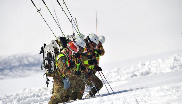 Alpini, Soccorso in montagna e prove speciali per i CASTA 2019 | Emergency Live 3