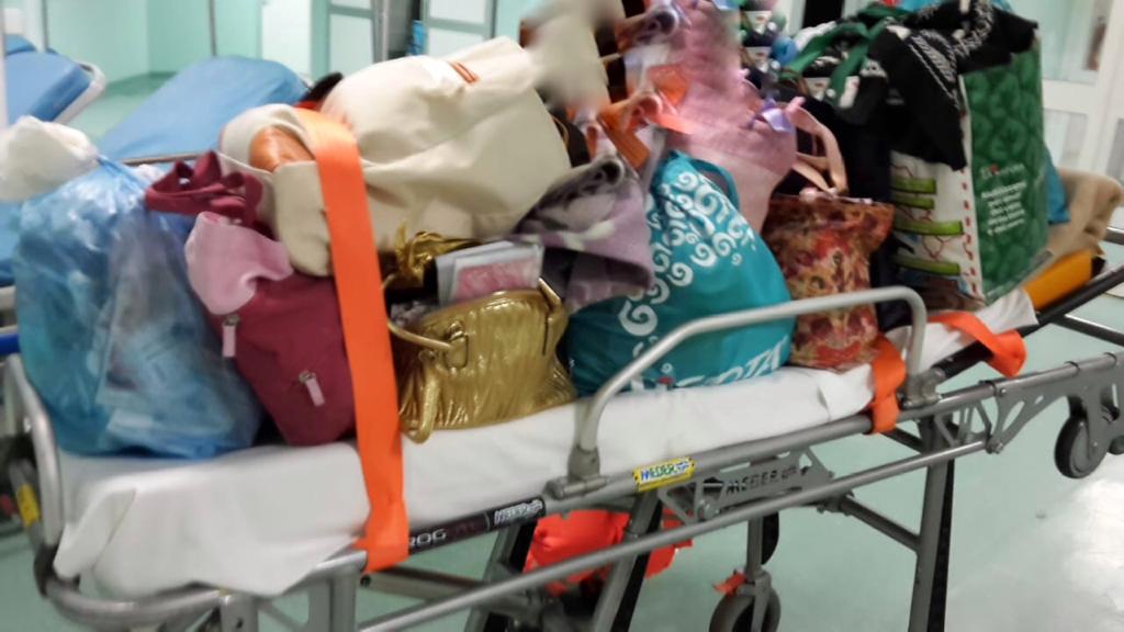 Taxi, corriere o ambulanza? Come ci si può comportare con i bagagli dei pazienti | Emergency Live