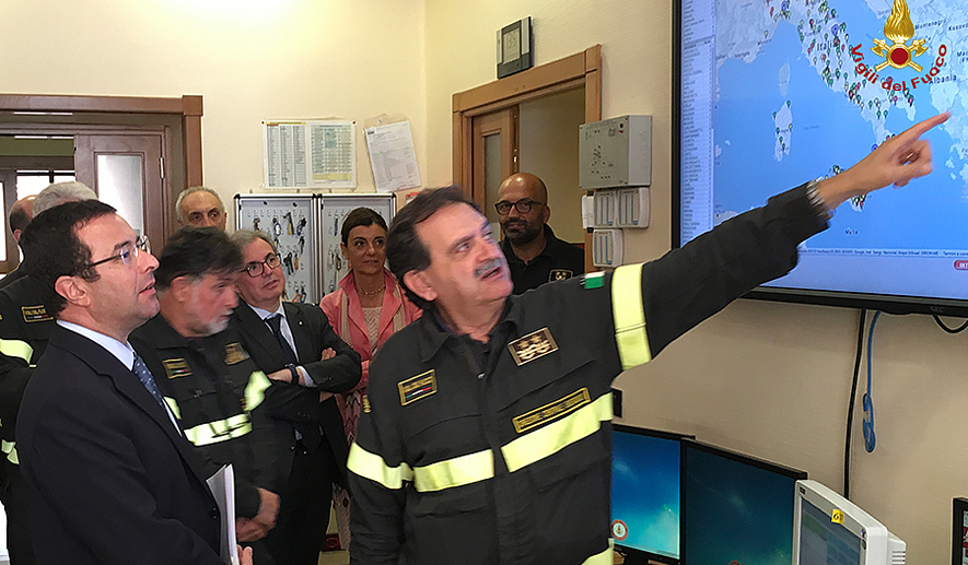 Vigili del Fuoco - Il sottosegretario Candiani visita i comandi di Reggio Emilia e Parma | Emergency Live