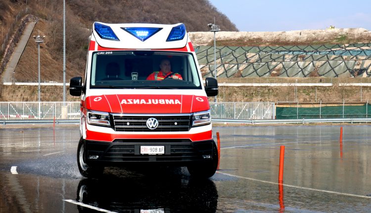Guida sicura: come si fa una frenata d’emergenza in ambulanza? | Emergency Live 4
