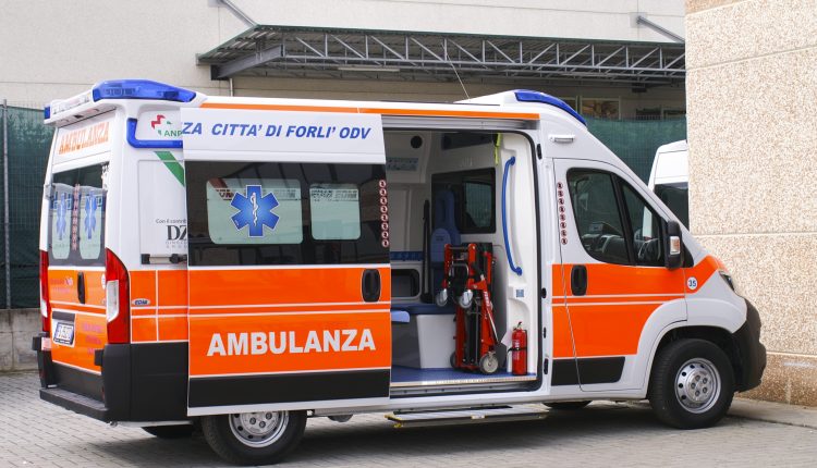 E tu, compri ancora l'ambulanza? | Emergency Live 2