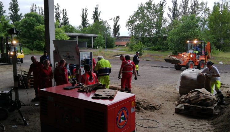 Volontari delle Misericordie toscane in Emilia per l’allerta rossa sui fiumi | Emergency Live 5