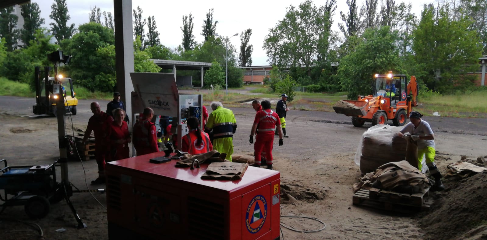 Volontari delle Misericordie toscane in Emilia per l’allerta rossa sui fiumi | Emergency Live 5