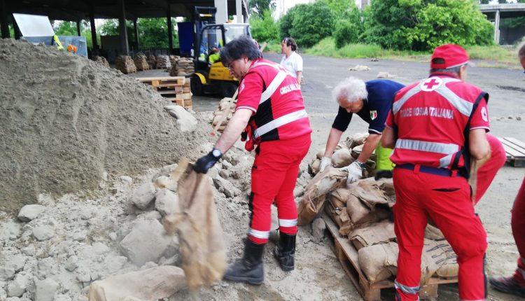Volontari delle Misericordie toscane in Emilia per l’allerta rossa sui fiumi | Emergency Live 11