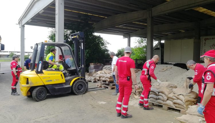 Volontari delle Misericordie toscane in Emilia per l’allerta rossa sui fiumi | Emergency Live 16