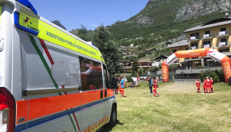 Nuova ambulanza EDM, Borgotaro ricorda la volontaria Angela Bozzia | Emergency Live 1