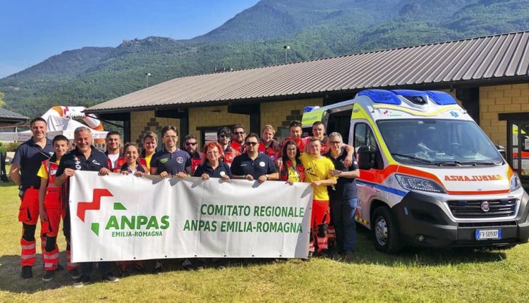 Nuova ambulanza EDM, Borgotaro ricorda la volontaria Angela Bozzia | Acil Durum Canlı 4
