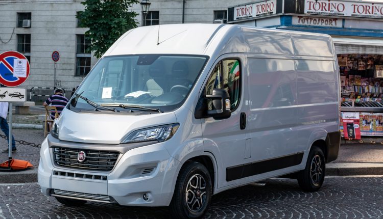 Fiat Ducato furgone bianco