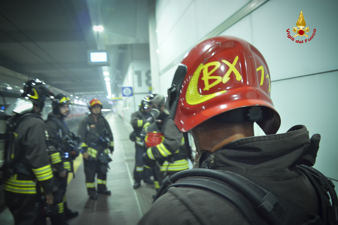 Incendio su un Freccia Rossa a Bologna. La gestione dei Vigili del Fuoco | Emergency Live 4