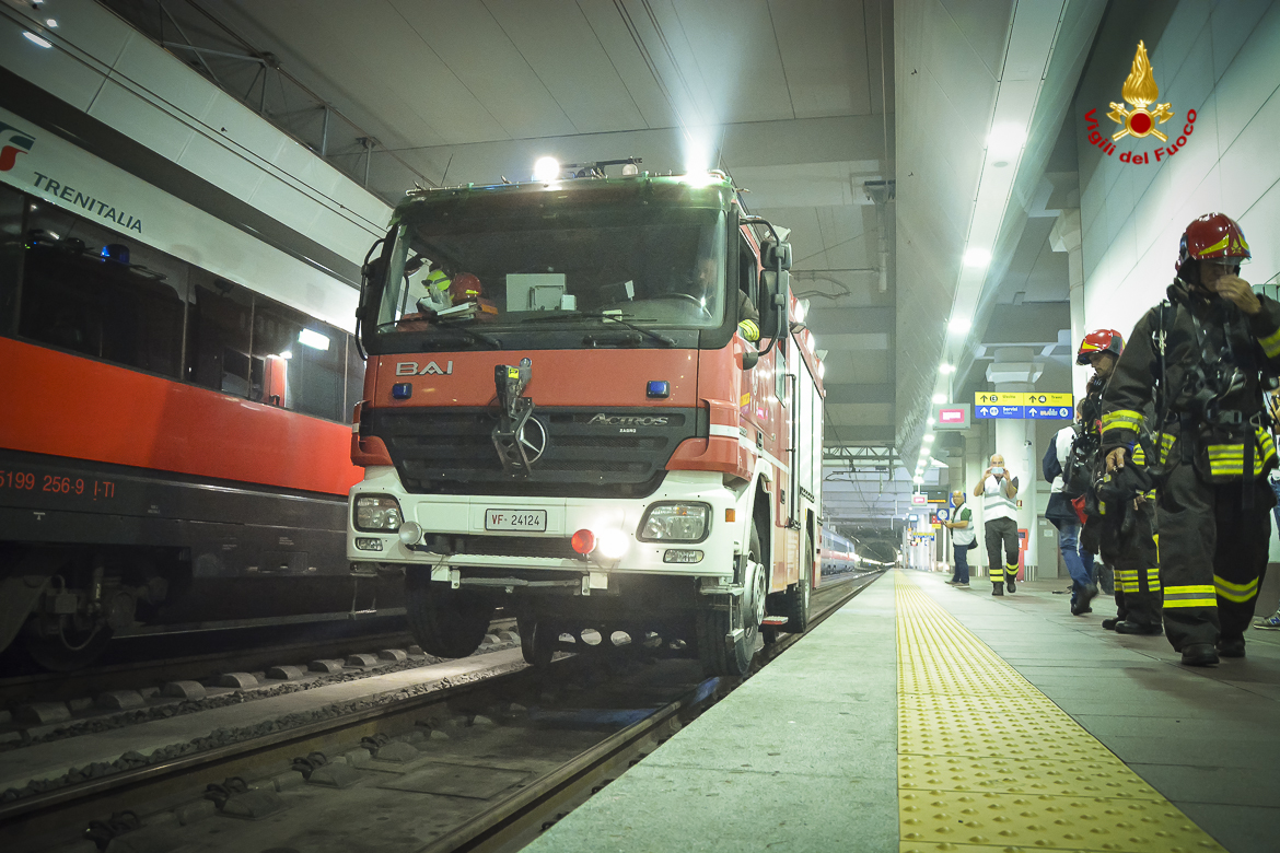 Incendio su un Freccia Rossa a Bologna. La gestione dei Vigili del Fuoco | Emergency Live 1