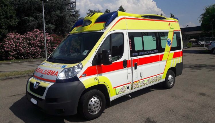 L'ambulanza in pronta consegna secondo Olmedo Ambulance Division | Emergency Live 7