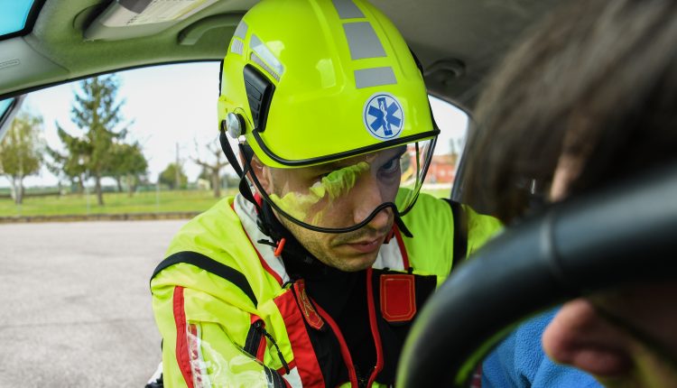 Protezione sempre in testa: come scegliere il caschetto da soccorso? | Emergency Live 7