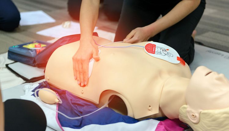 Quanto costa il DAE? Sei regole per scegliere il defibrillatore giusto | Emergency Live 3