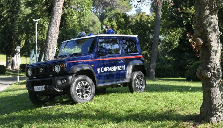 Suzuki Jimny, seu 4x4 supercompatto entra nell'Arma dei Carabinieri | Emergency Live 9