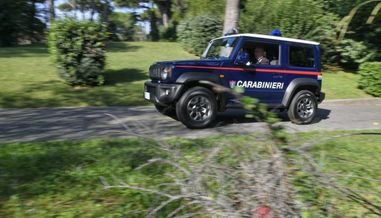 Suzuki Jimny, il 4x4 süper uyumlu giriş nell'Arma dei Carabinieri | Acil Durum Canlı 7