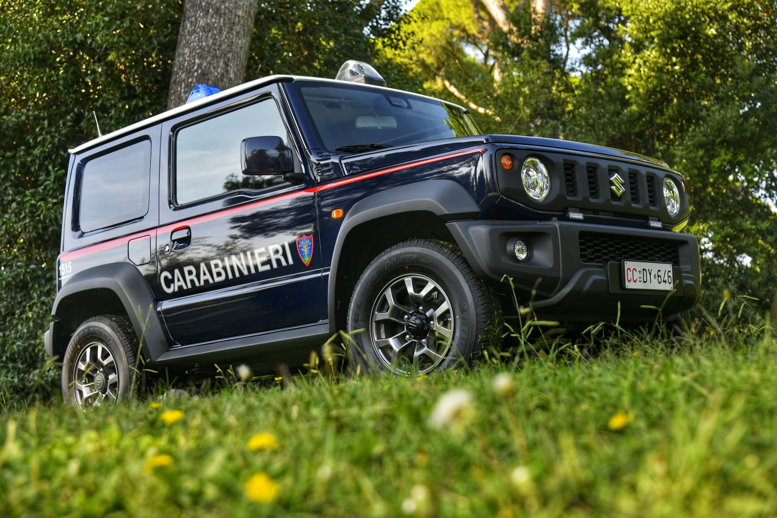 Suzuki Jimny , il 4x4 super compatto entra nell'Arma dei Carabinieri | Emergency Live 8