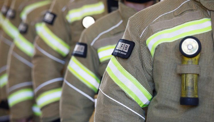 Grenfell Tower, perché è sbagliato attaccare i Vigili del Fuoco | Emergency Live 3