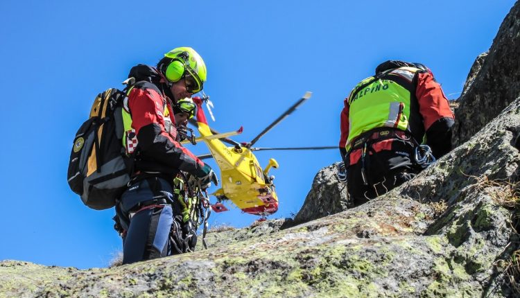 Il Presidente Mattarella ringrazia il CNSAS per i 65 yıllık Corpo | Acil Durum Canlı 9