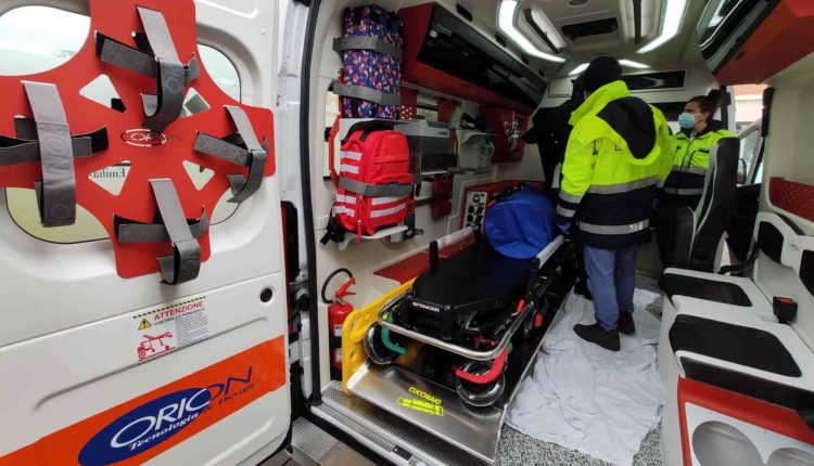 Emergenza coronavirus, Ferrari in sostegno della sanità modenese: donata un’ambulanza al 118 | Emergency Live 1