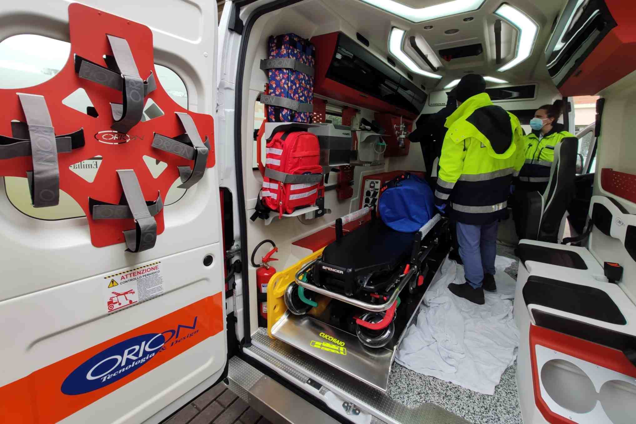 Emergenza coronavirus, Ferrari in sostegno della sanità modenese: donata un’ambulanza al 118 | Emergency Live 1